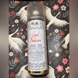 IGK Good Behavior Spirulina Protein Spray - White and Red